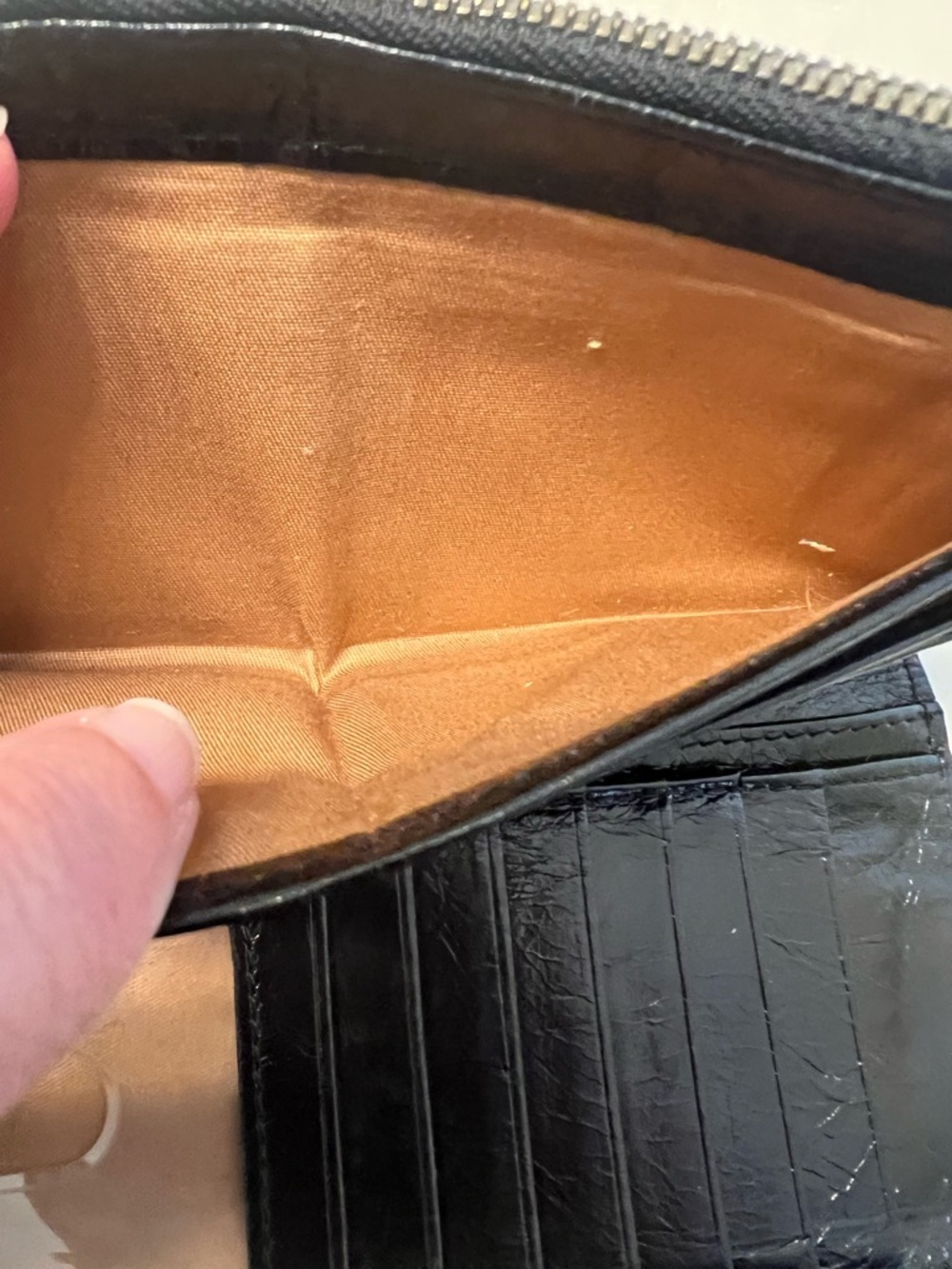 HOBO Dunn Continental black wallet, retails at $118 - Picture 10 of 16